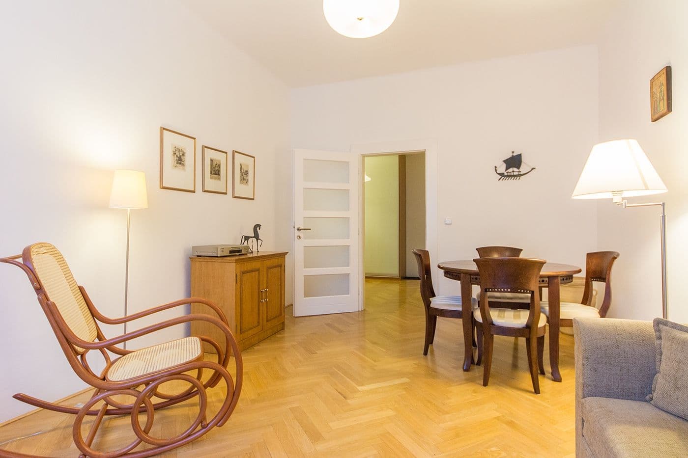 2 bedroom flat to rent, 72 m², Náměstí Jiřího z Lobkovic, Prague, Prague 2 bedroom flat to rent, 72 m², Náměstí Jiřího z Lobkovic, Prague, Prague