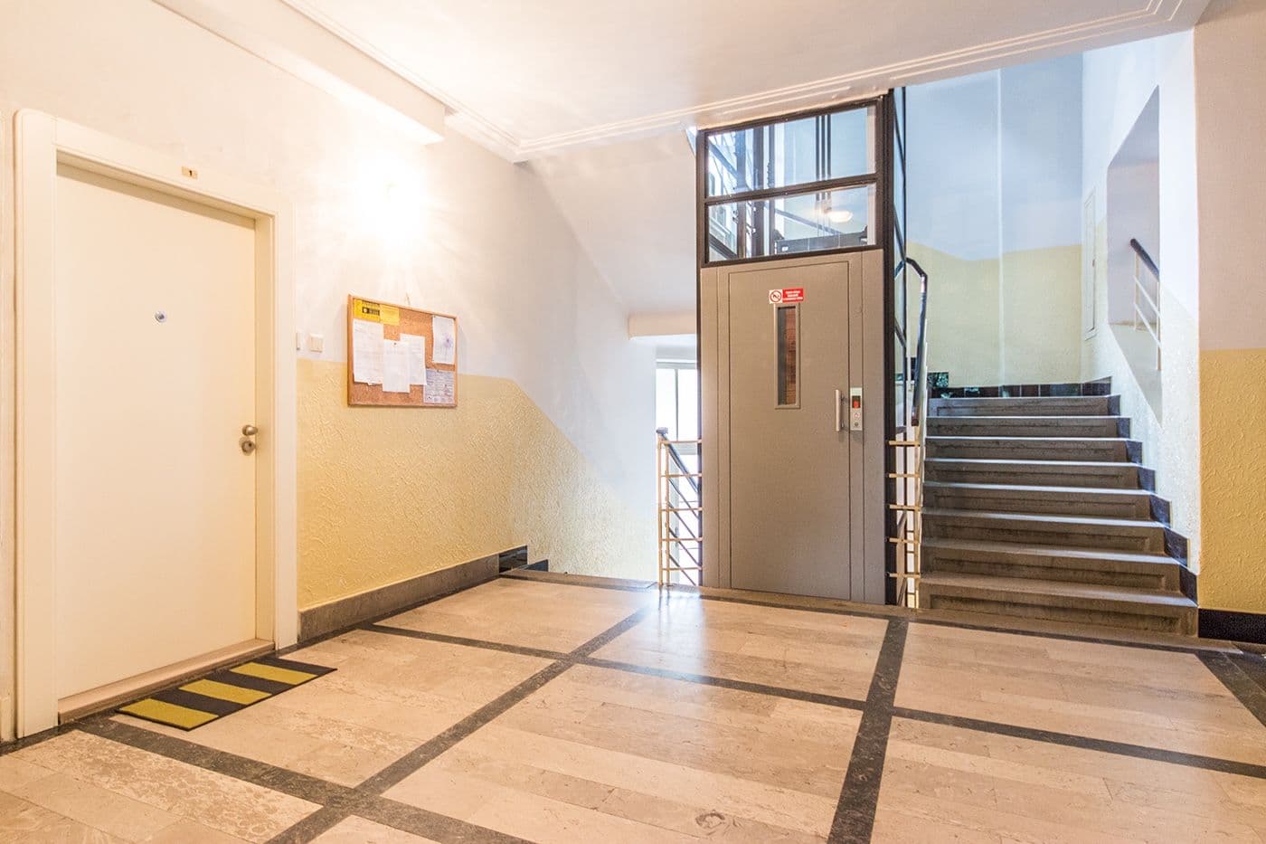 2 bedroom flat to rent, 72 m², Náměstí Jiřího z Lobkovic, Prague, Prague 2 bedroom flat to rent, 72 m², Náměstí Jiřího z Lobkovic, Prague, Prague