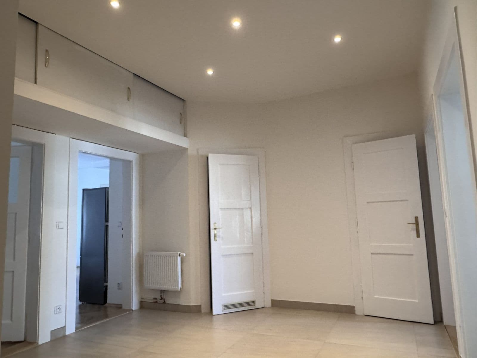 3 bedroom flat to rent, 125 m², náměstí Jiřího z Poděbrad, Prague, Prague 3 bedroom flat to rent, 125 m², náměstí Jiřího z Poděbrad, Prague, Prague