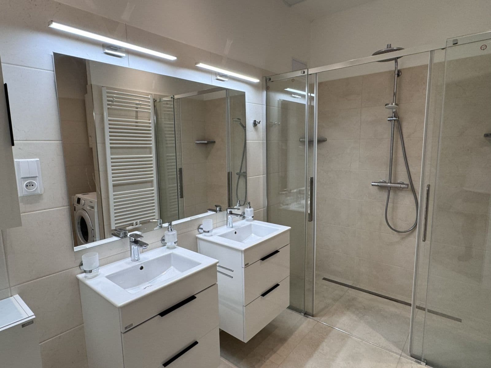 3 bedroom flat to rent, 125 m², náměstí Jiřího z Poděbrad, Prague, Prague 3 bedroom flat to rent, 125 m², náměstí Jiřího z Poděbrad, Prague, Prague