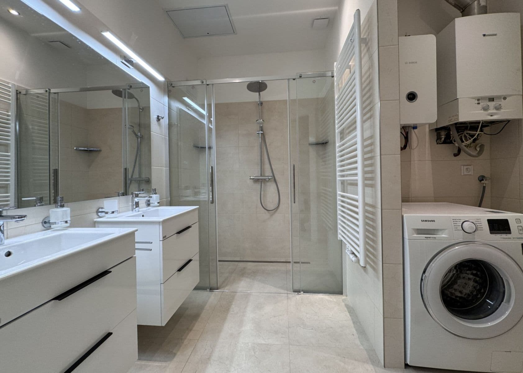 3 bedroom flat to rent, 125 m², náměstí Jiřího z Poděbrad, Prague, Prague 3 bedroom flat to rent, 125 m², náměstí Jiřího z Poděbrad, Prague, Prague