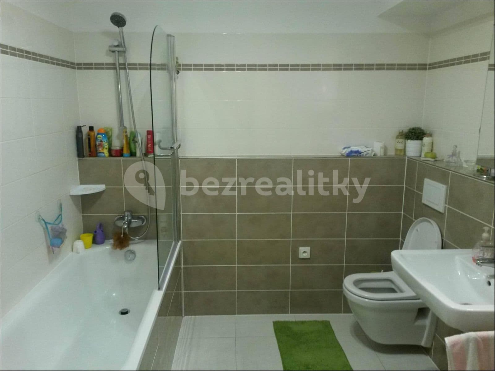 1 bedroom with open-plan kitchen flat to rent, 63 m², Mirešická, Jinočany, Středočeský Region 1 bedroom with open-plan kitchen flat to rent, 63 m², Mirešická, Jinočany, Středočeský Region