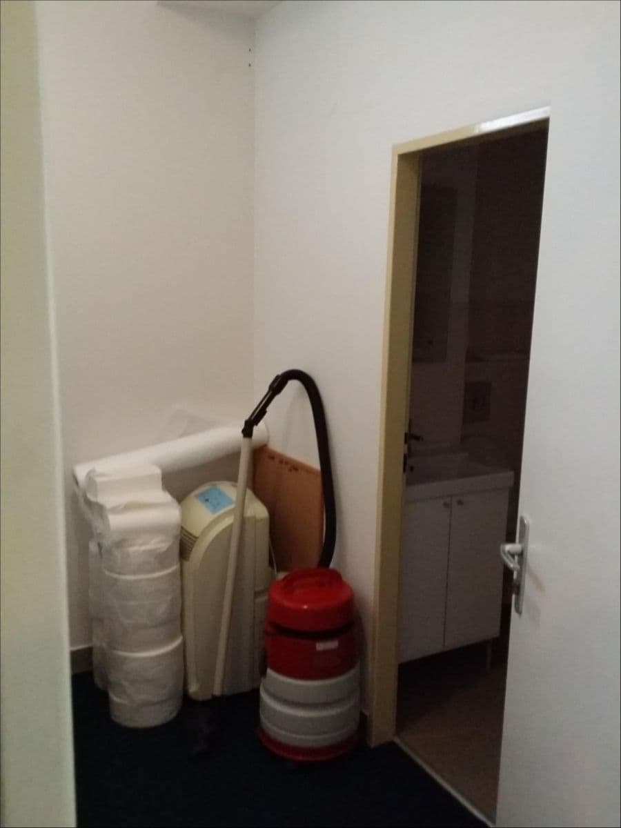 non-residential property to rent, 75 m², Hvozdecká, Brno, Jihomoravský Region non-residential property to rent, 75 m², Hvozdecká, Brno, Jihomoravský Region