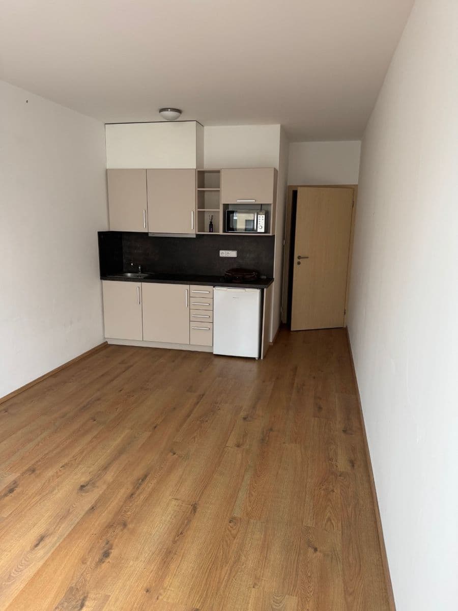 Studio flat to rent, 28 m², Zakšínská, Prague, Prague Studio flat to rent, 28 m², Zakšínská, Prague, Prague
