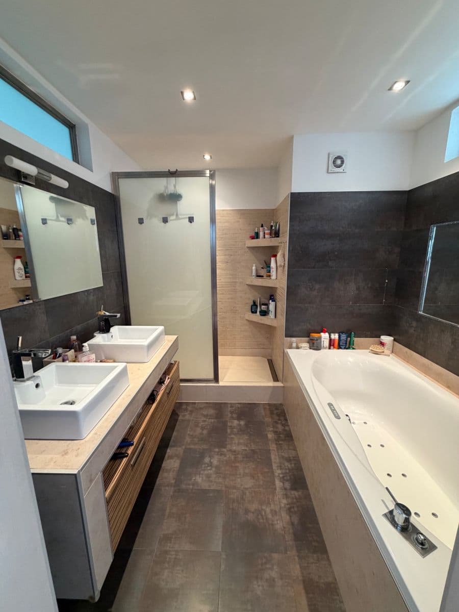 3 bedroom with open-plan kitchen flat to rent, 98 m², Fantova, Prague, Prague 3 bedroom with open-plan kitchen flat to rent, 98 m², Fantova, Prague, Prague