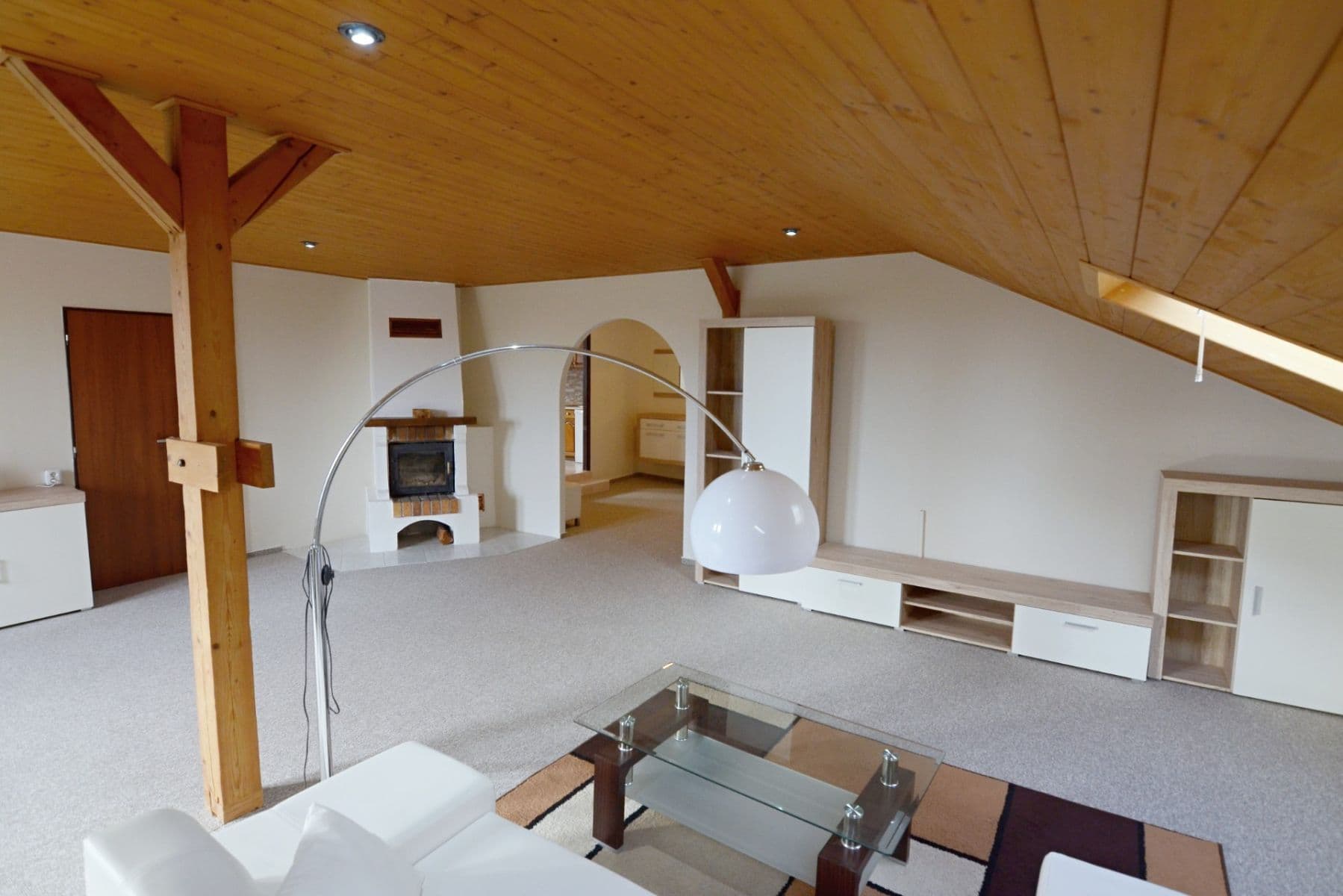 4 bedroom flat to rent, 200 m², Záboří, Jihočeský Region 4 bedroom flat to rent, 200 m², Záboří, Jihočeský Region