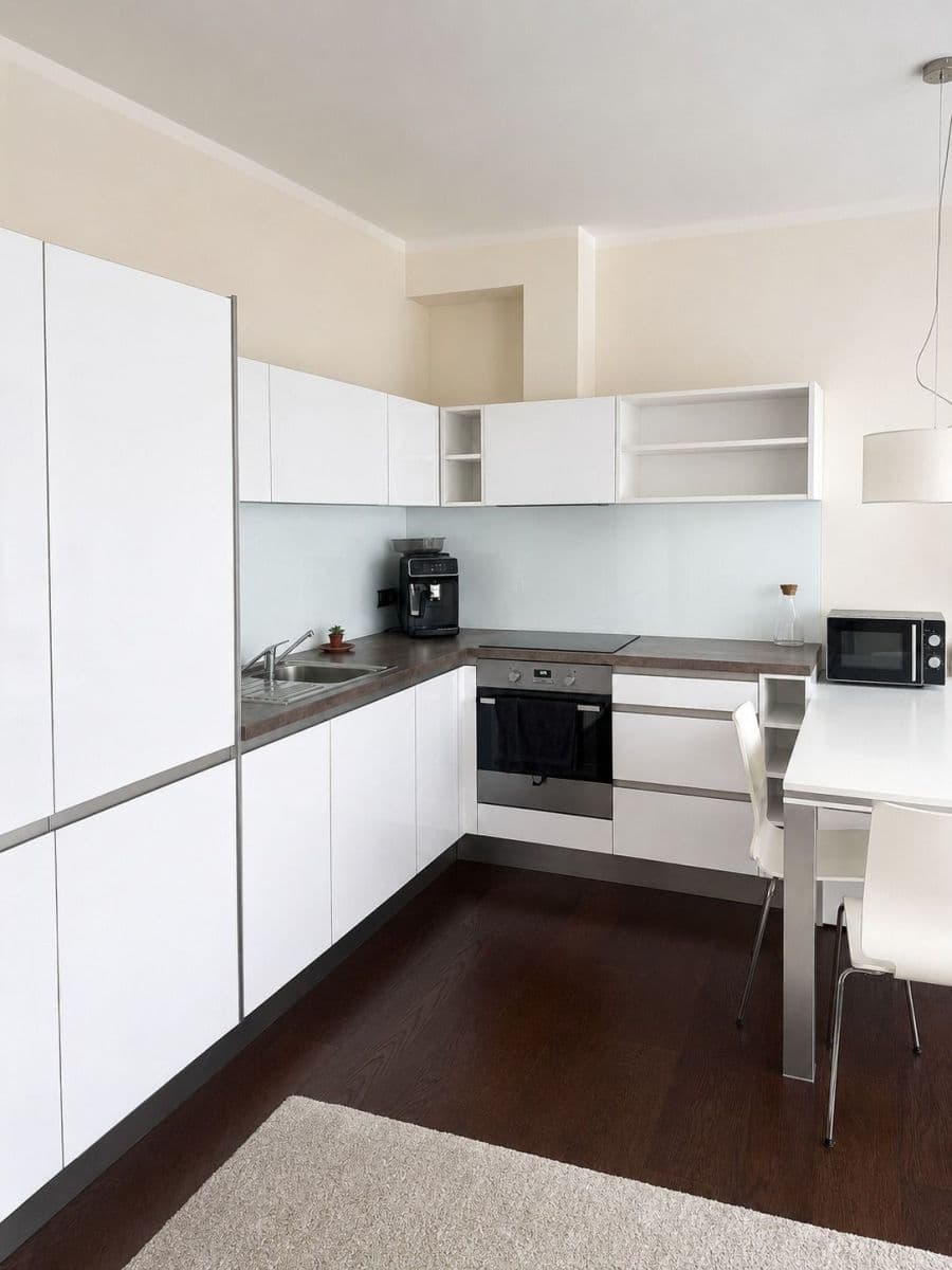Small studio flat to rent, 43 m², Na Hřebenkách, Prague, Prague Small studio flat to rent, 43 m², Na Hřebenkách, Prague, Prague
