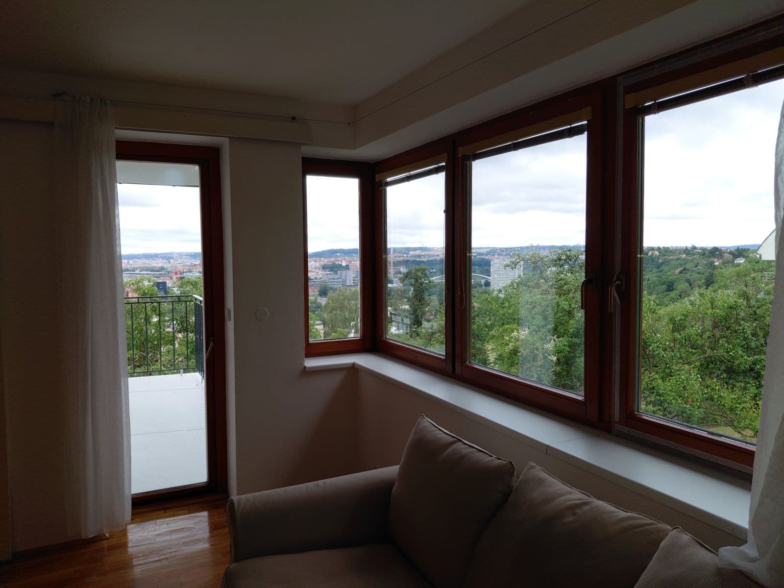 2 bedroom with open-plan kitchen flat to rent, 87 m², Kubišova, Prague, Prague 2 bedroom with open-plan kitchen flat to rent, 87 m², Kubišova, Prague, Prague