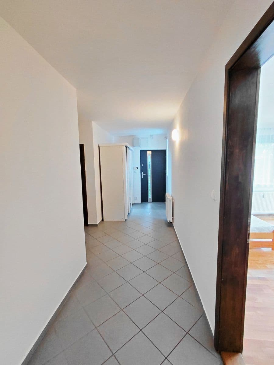 2 bedroom with open-plan kitchen flat to rent, 87 m², Kubišova, Prague, Prague 2 bedroom with open-plan kitchen flat to rent, 87 m², Kubišova, Prague, Prague