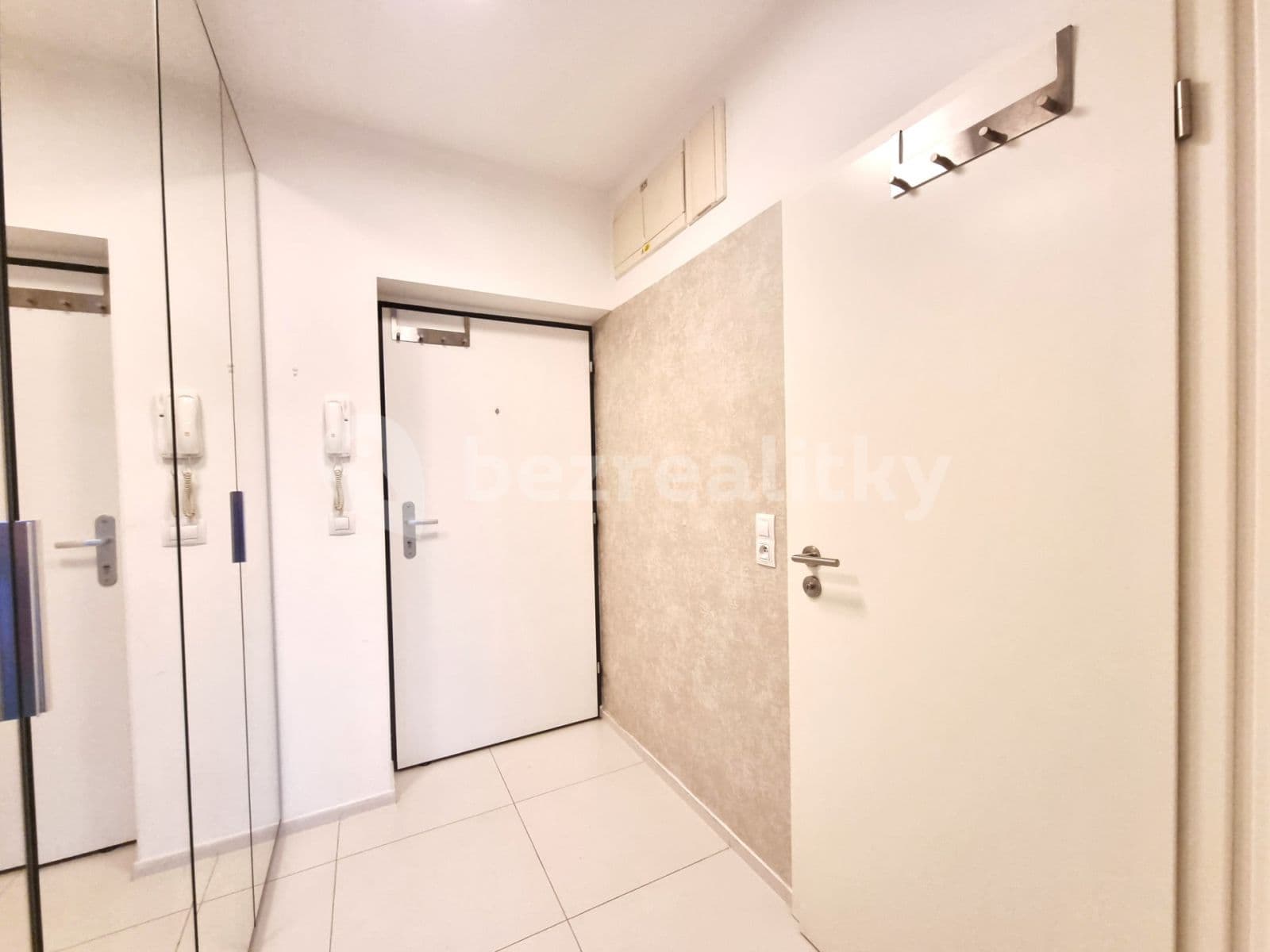 2 bedroom with open-plan kitchen flat to rent, 92 m², K Náhonu, Prague, Prague 2 bedroom with open-plan kitchen flat to rent, 92 m², K Náhonu, Prague, Prague