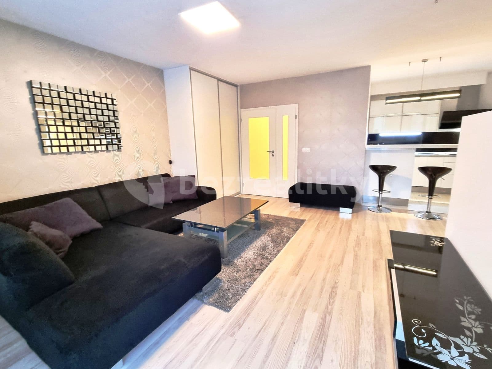 2 bedroom with open-plan kitchen flat to rent, 92 m², K Náhonu, Prague, Prague 2 bedroom with open-plan kitchen flat to rent, 92 m², K Náhonu, Prague, Prague
