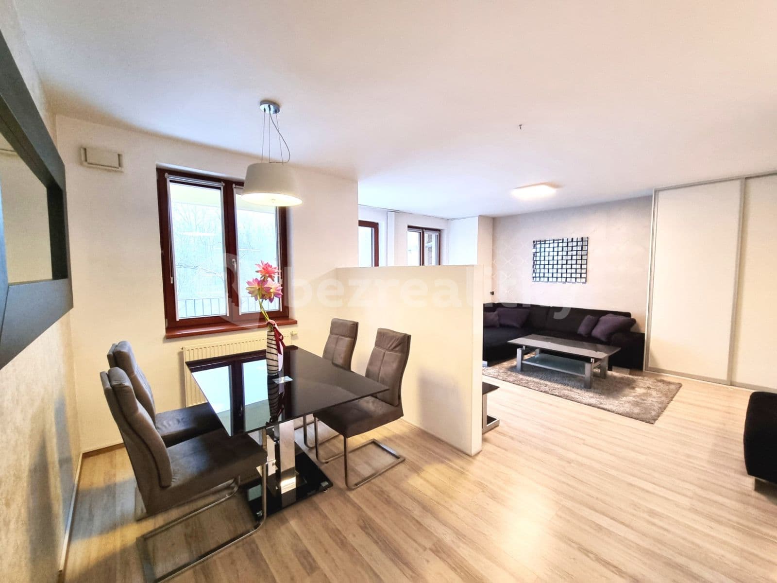 2 bedroom with open-plan kitchen flat to rent, 92 m², K Náhonu, Prague, Prague 2 bedroom with open-plan kitchen flat to rent, 92 m², K Náhonu, Prague, Prague