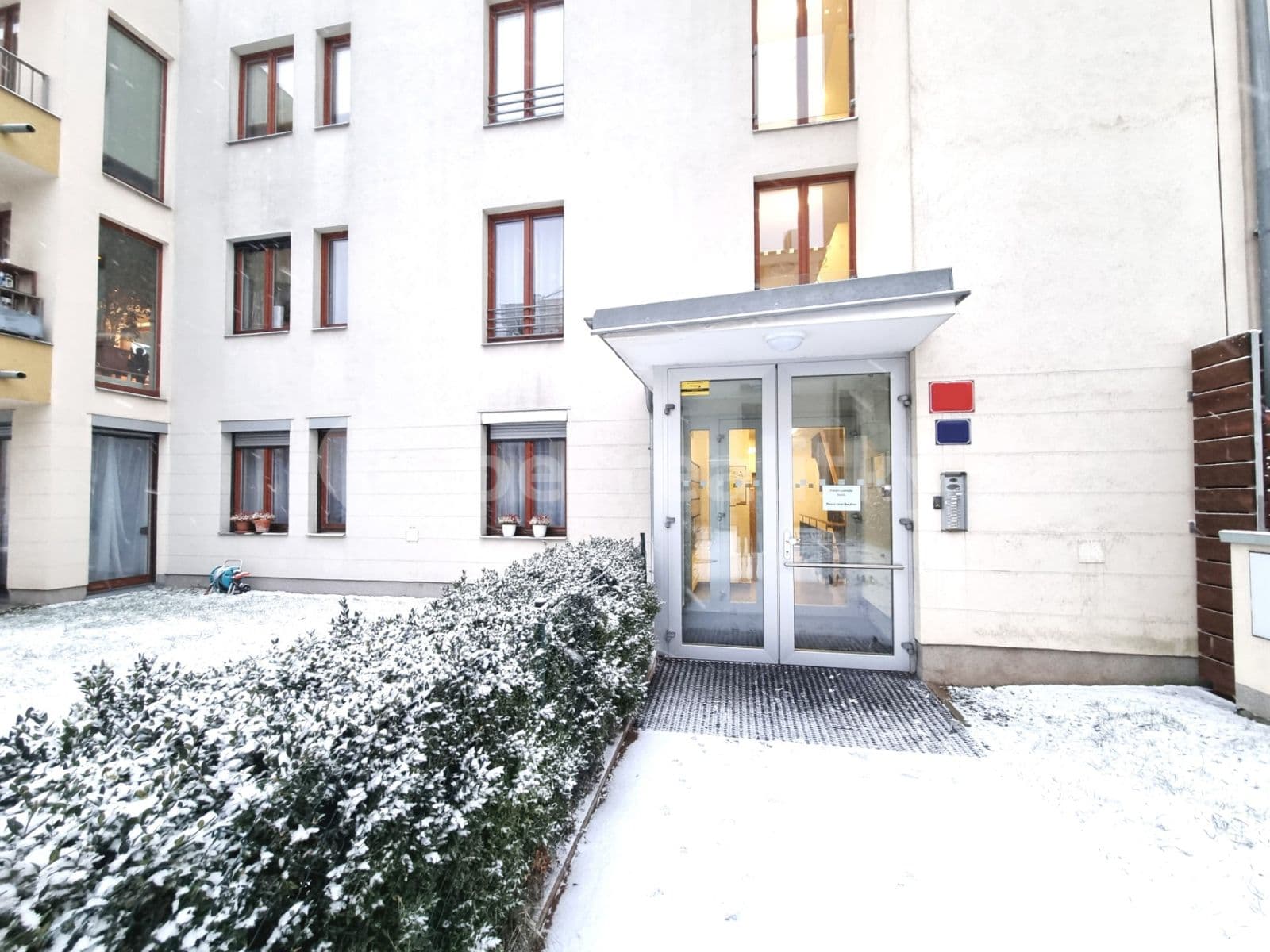 2 bedroom with open-plan kitchen flat to rent, 92 m², K Náhonu, Prague, Prague 2 bedroom with open-plan kitchen flat to rent, 92 m², K Náhonu, Prague, Prague