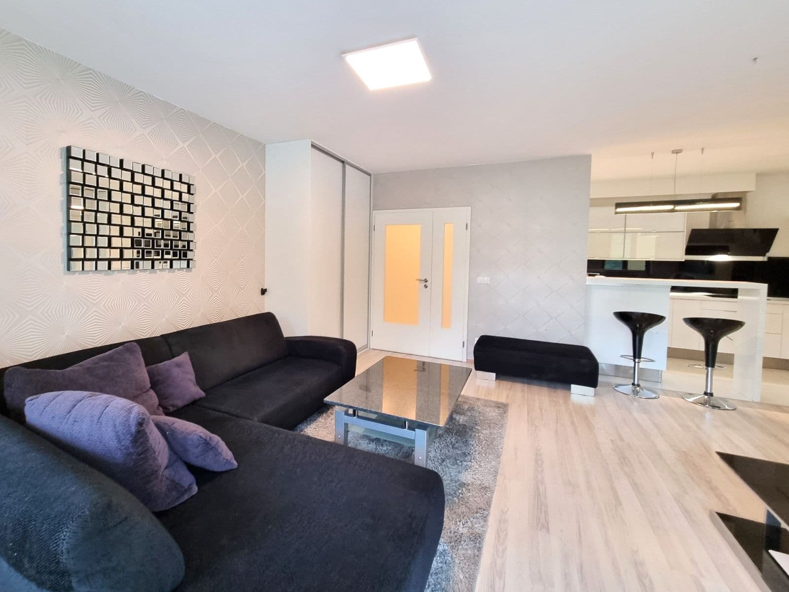2 bedroom with open-plan kitchen flat to rent, 92 m², K Náhonu, Prague, Prague 2 bedroom with open-plan kitchen flat to rent, 92 m², K Náhonu, Prague, Prague