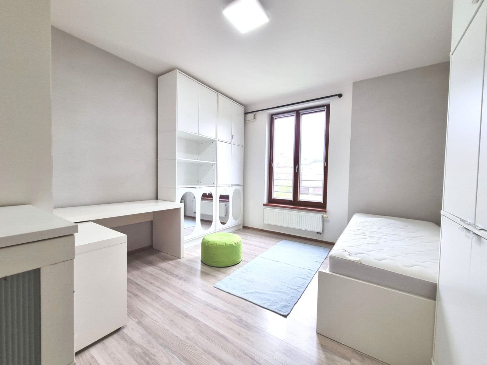 2 bedroom with open-plan kitchen flat to rent, 92 m², K Náhonu, Prague, Prague 2 bedroom with open-plan kitchen flat to rent, 92 m², K Náhonu, Prague, Prague