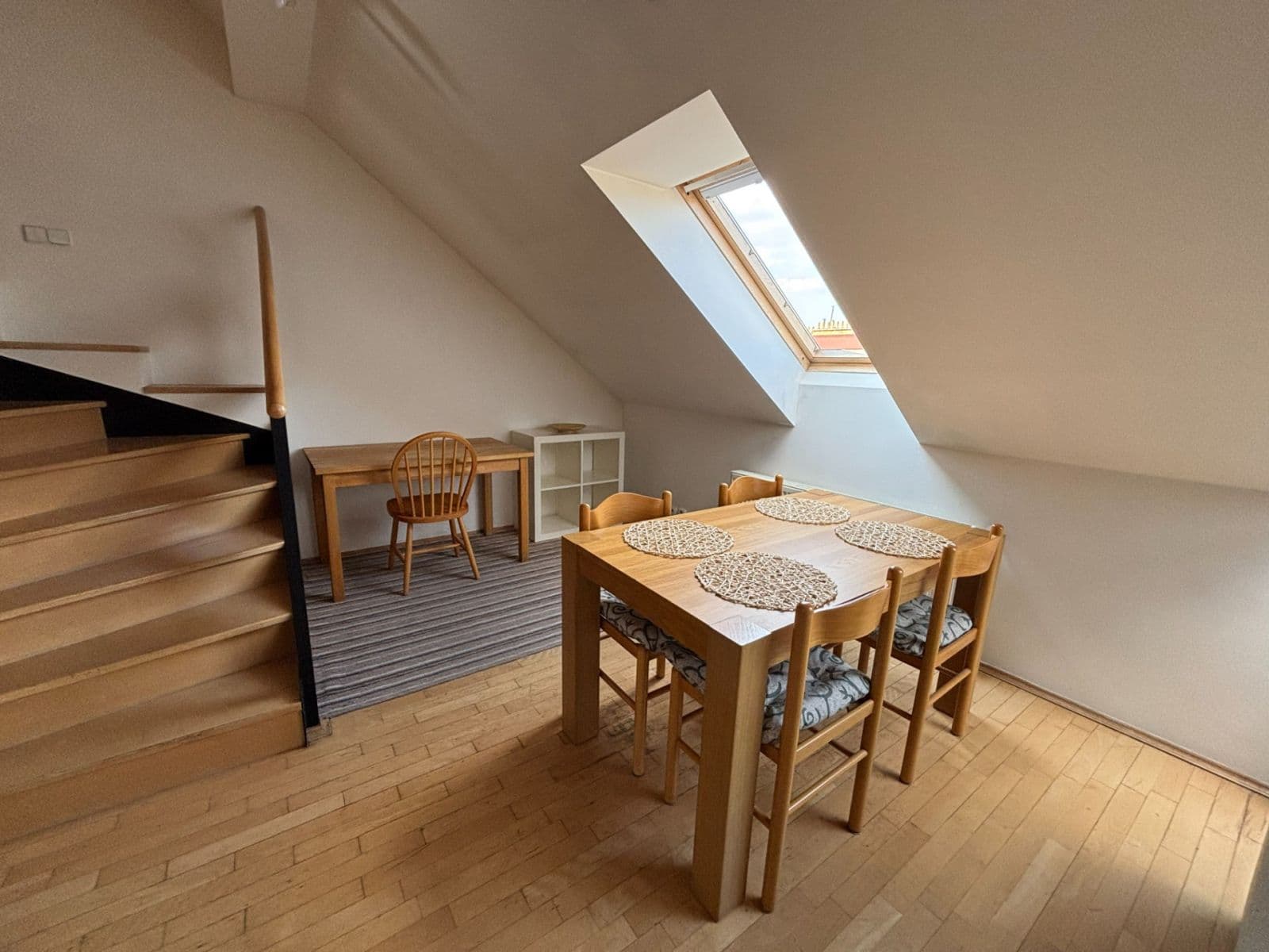 2 bedroom with open-plan kitchen flat to rent, 93 m², Přemyslovská, Prague, Prague 2 bedroom with open-plan kitchen flat to rent, 93 m², Přemyslovská, Prague, Prague