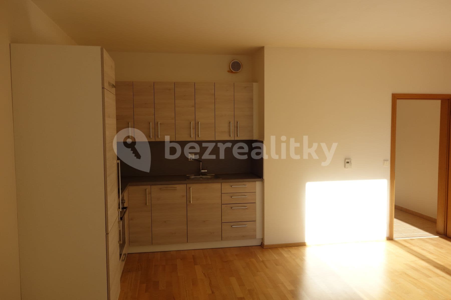 1 bedroom with open-plan kitchen flat to rent, 55 m², Jeseniova, Prague, Prague 1 bedroom with open-plan kitchen flat to rent, 55 m², Jeseniova, Prague, Prague