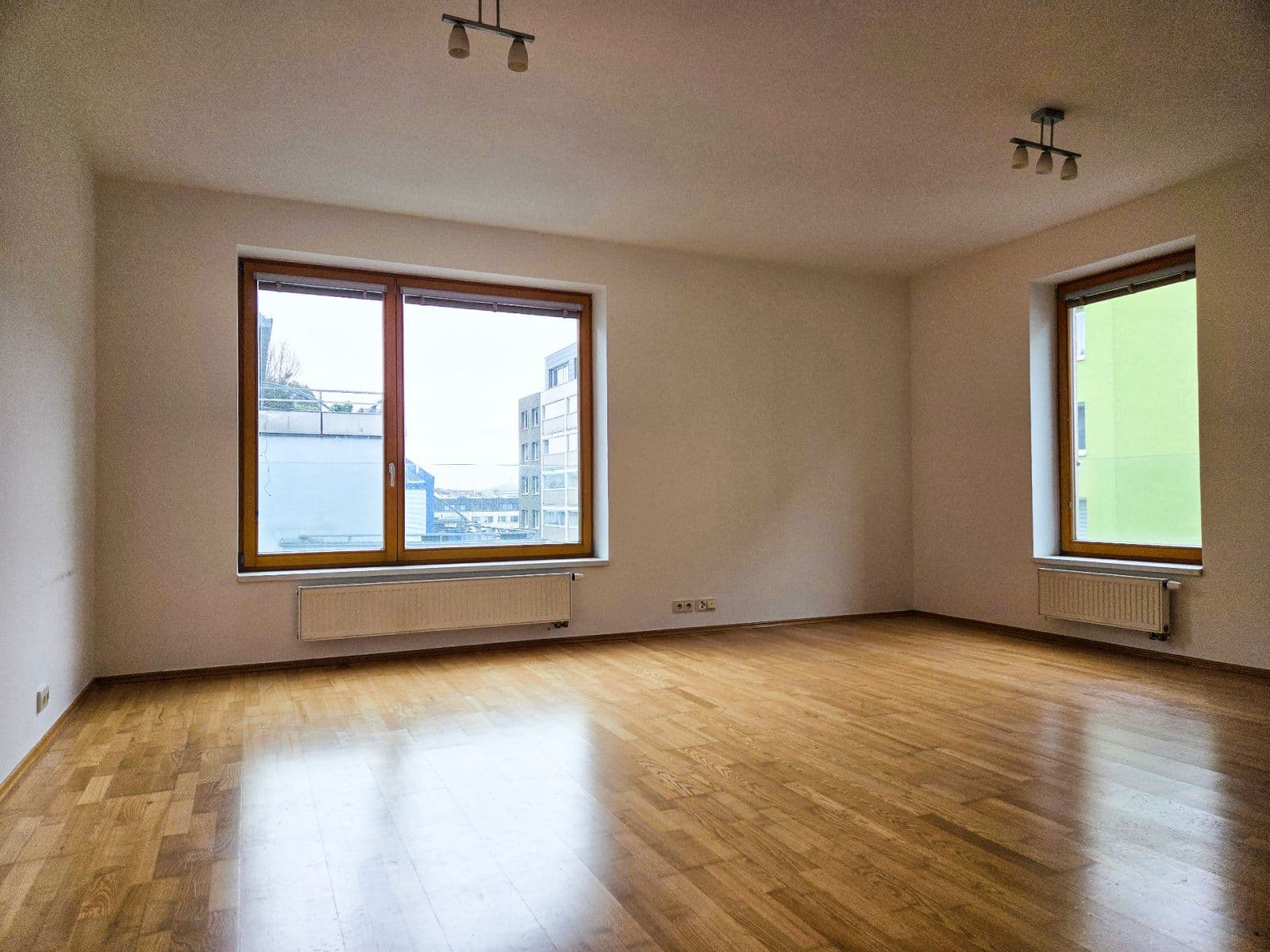 1 bedroom with open-plan kitchen flat to rent, 55 m², Jeseniova, Prague, Prague 1 bedroom with open-plan kitchen flat to rent, 55 m², Jeseniova, Prague, Prague
