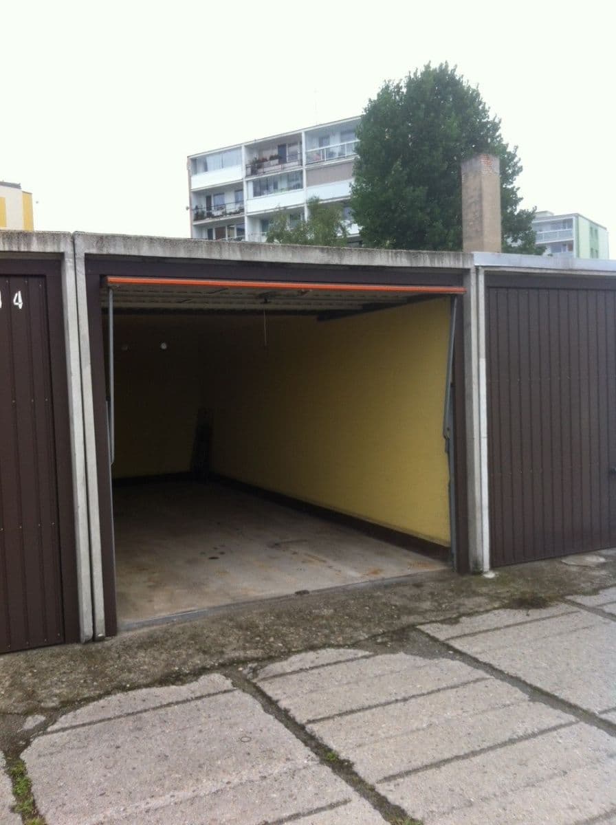 garage to rent, 17 m², Kralupská, Brandýs nad Labem-Stará Boleslav, Středočeský Region garage to rent, 17 m², Kralupská, Brandýs nad Labem-Stará Boleslav, Středočeský Region