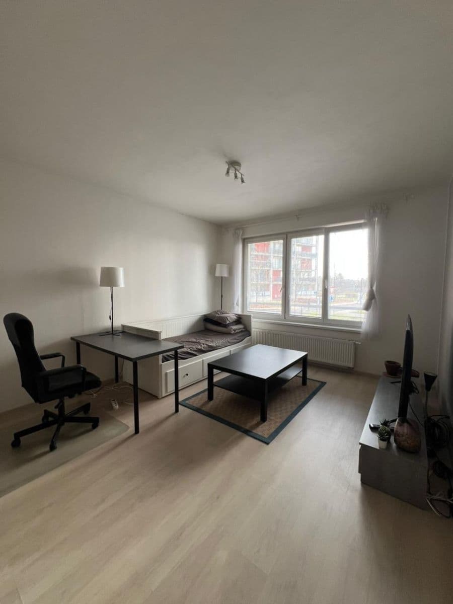 1 bedroom with open-plan kitchen flat to rent, 60 m², Sazovická, Prague, Prague 1 bedroom with open-plan kitchen flat to rent, 60 m², Sazovická, Prague, Prague