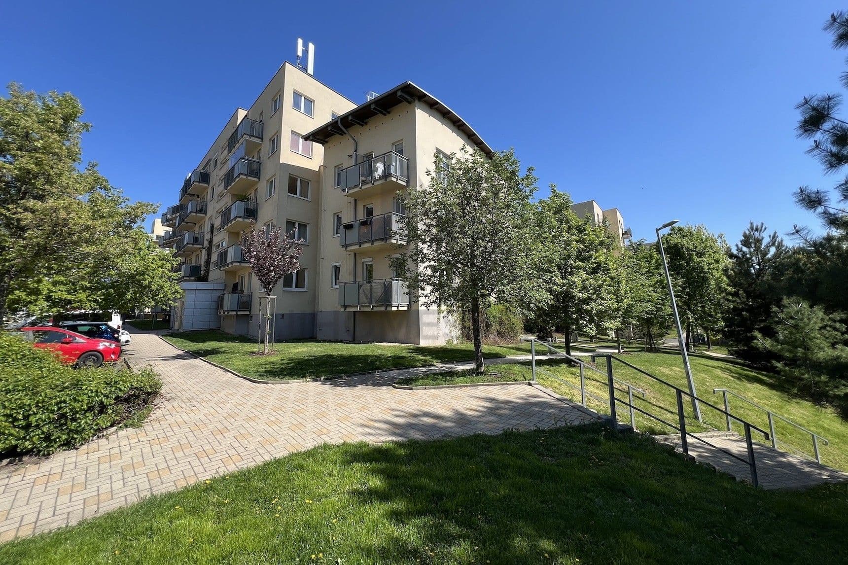 2 bedroom with open-plan kitchen flat to rent, 76 m², Rižská, Prague, Prague 2 bedroom with open-plan kitchen flat to rent, 76 m², Rižská, Prague, Prague