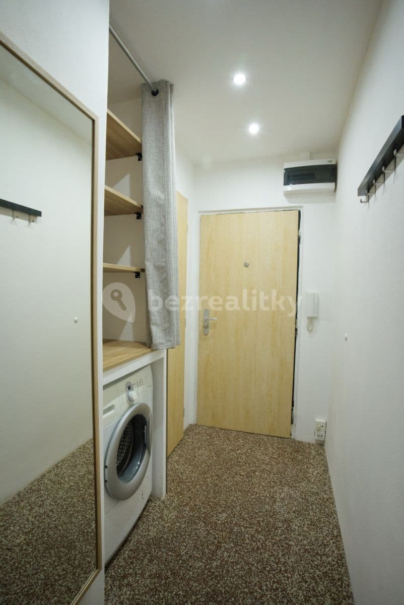 1 bedroom with open-plan kitchen flat to rent, 37 m², Tolstého, Ústí nad Labem, Ústecký Region 1 bedroom with open-plan kitchen flat to rent, 37 m², Tolstého, Ústí nad Labem, Ústecký Region