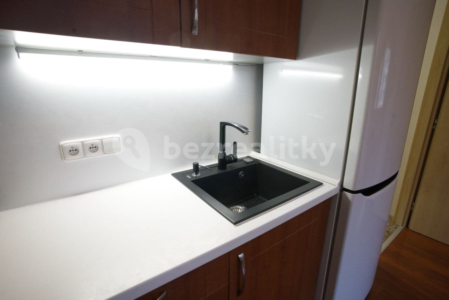 1 bedroom with open-plan kitchen flat to rent, 37 m², Tolstého, Ústí nad Labem, Ústecký Region 1 bedroom with open-plan kitchen flat to rent, 37 m², Tolstého, Ústí nad Labem, Ústecký Region