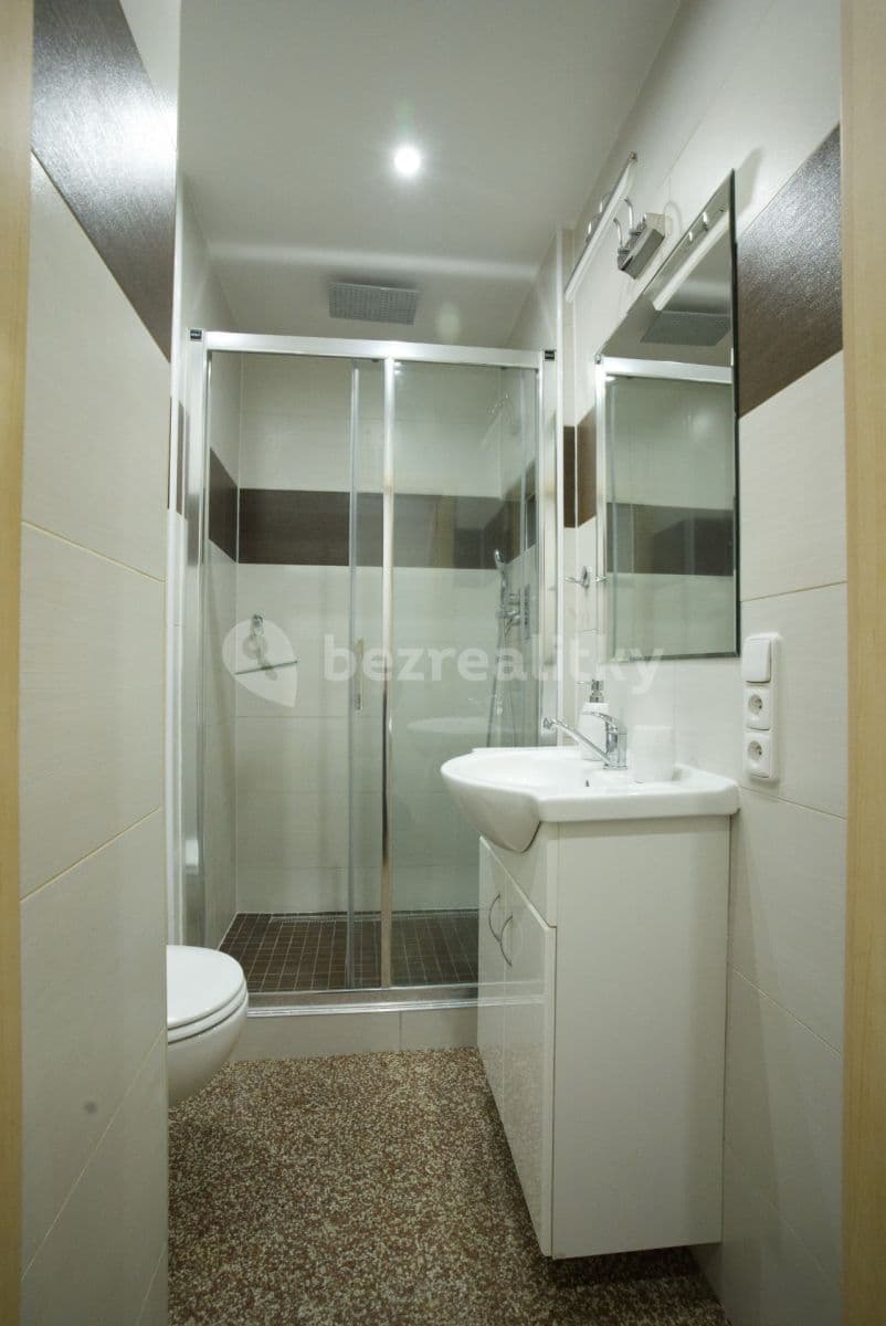 1 bedroom with open-plan kitchen flat to rent, 37 m², Tolstého, Ústí nad Labem, Ústecký Region 1 bedroom with open-plan kitchen flat to rent, 37 m², Tolstého, Ústí nad Labem, Ústecký Region