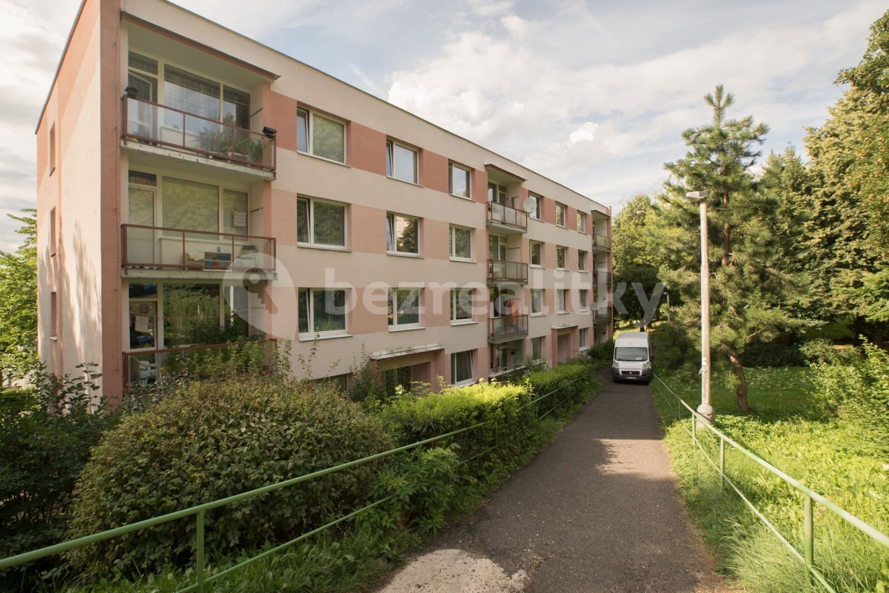 1 bedroom with open-plan kitchen flat to rent, 37 m², Tolstého, Ústí nad Labem, Ústecký Region 1 bedroom with open-plan kitchen flat to rent, 37 m², Tolstého, Ústí nad Labem, Ústecký Region