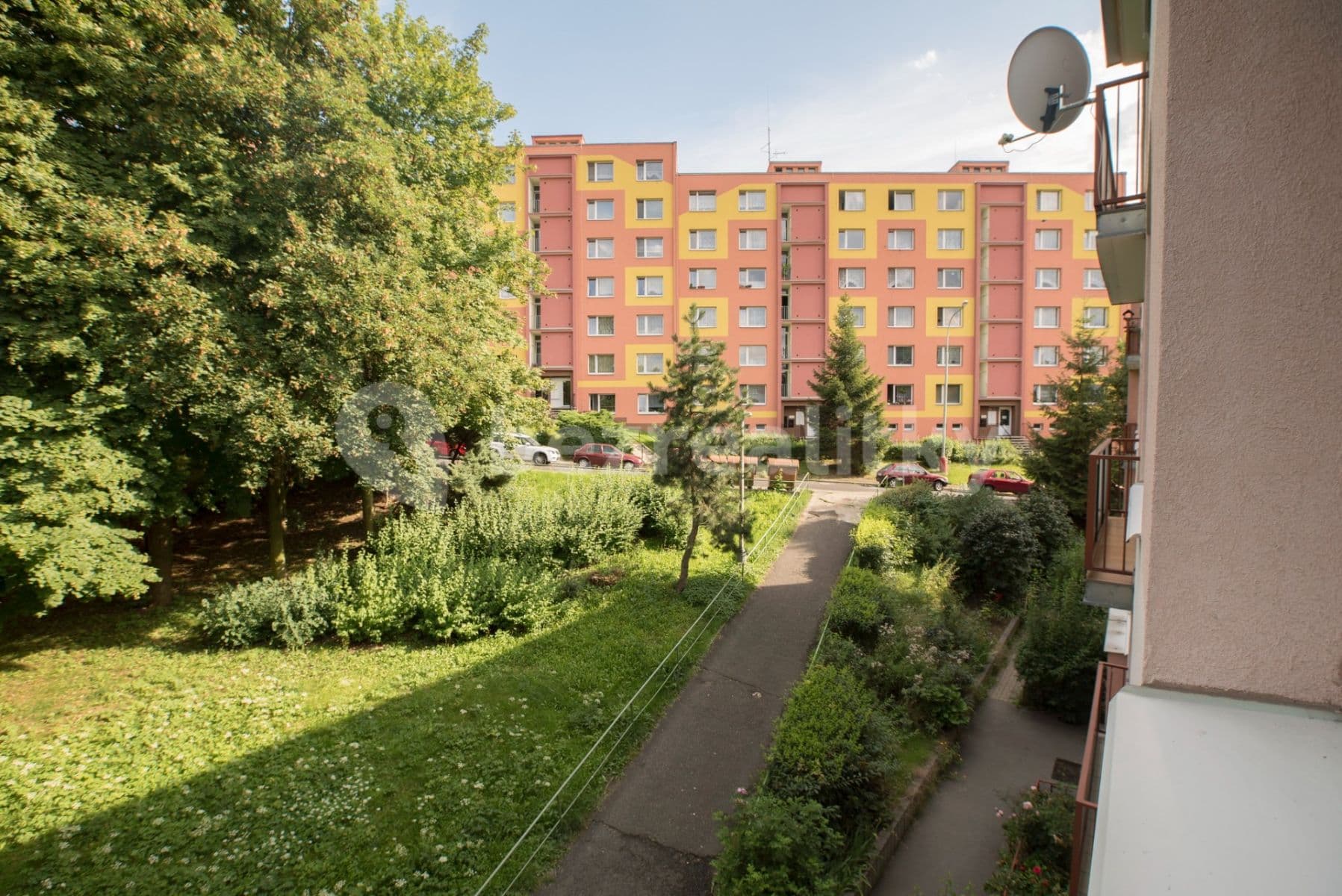 1 bedroom with open-plan kitchen flat to rent, 37 m², Tolstého, Ústí nad Labem, Ústecký Region 1 bedroom with open-plan kitchen flat to rent, 37 m², Tolstého, Ústí nad Labem, Ústecký Region