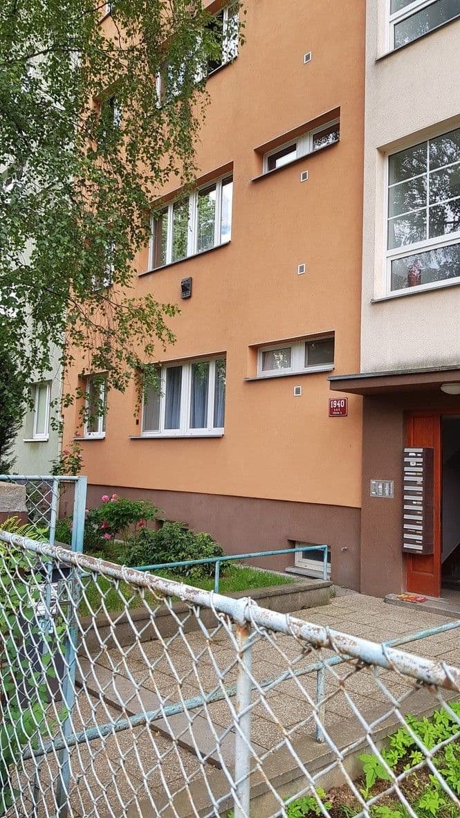 1 bedroom with open-plan kitchen flat to rent, 40 m², Humpolecká, Prague, Prague 1 bedroom with open-plan kitchen flat to rent, 40 m², Humpolecká, Prague, Prague