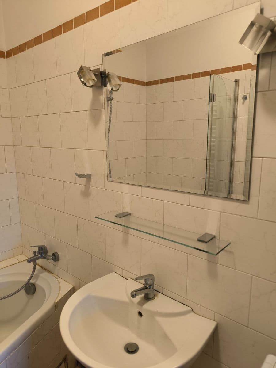 2 bedroom flat to rent, 66 m², V Mezihoří, Prague, Prague 2 bedroom flat to rent, 66 m², V Mezihoří, Prague, Prague