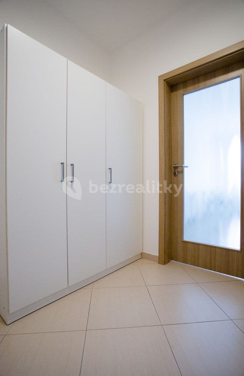 Studio flat to rent, 38 m², náměstí Junkových, Prague, Prague Studio flat to rent, 38 m², náměstí Junkových, Prague, Prague