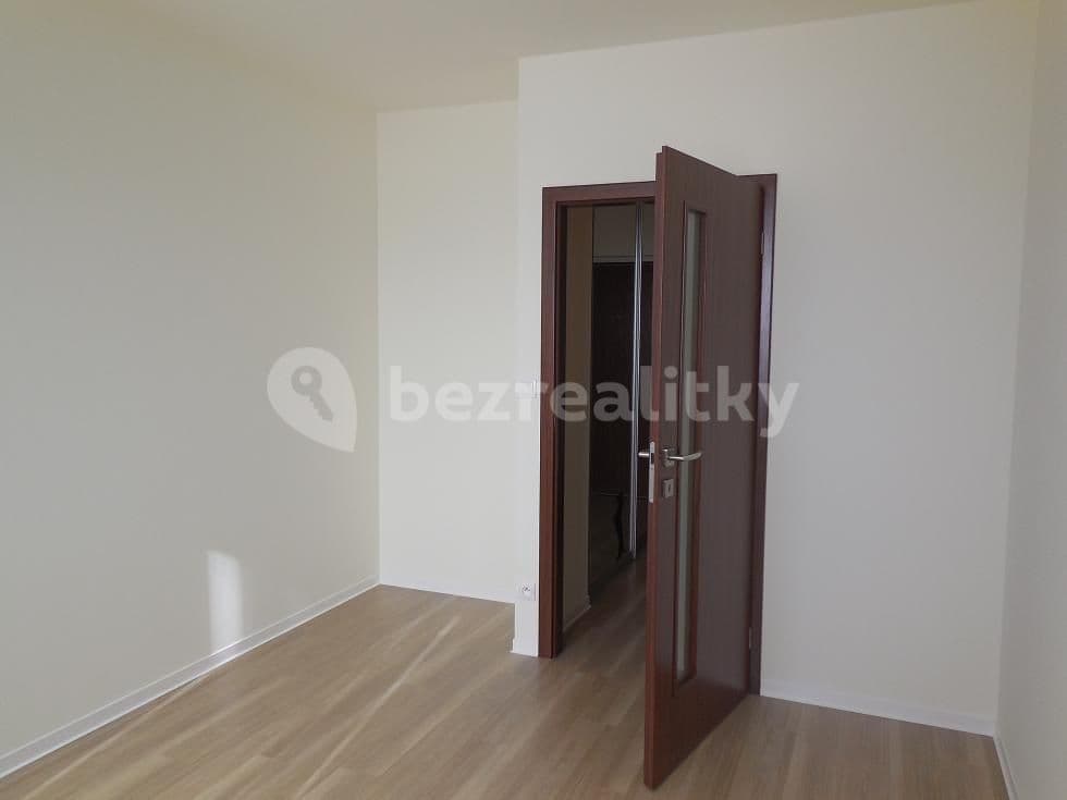 3 bedroom with open-plan kitchen flat to rent, 109 m², Jurkovičova, Prague, Prague