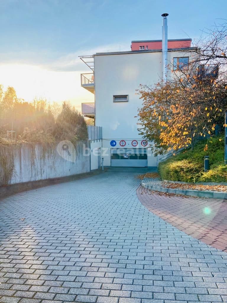 1 bedroom with open-plan kitchen flat to rent, 59 m², K Lesu, Prague, Prague 1 bedroom with open-plan kitchen flat to rent, 59 m², K Lesu, Prague, Prague