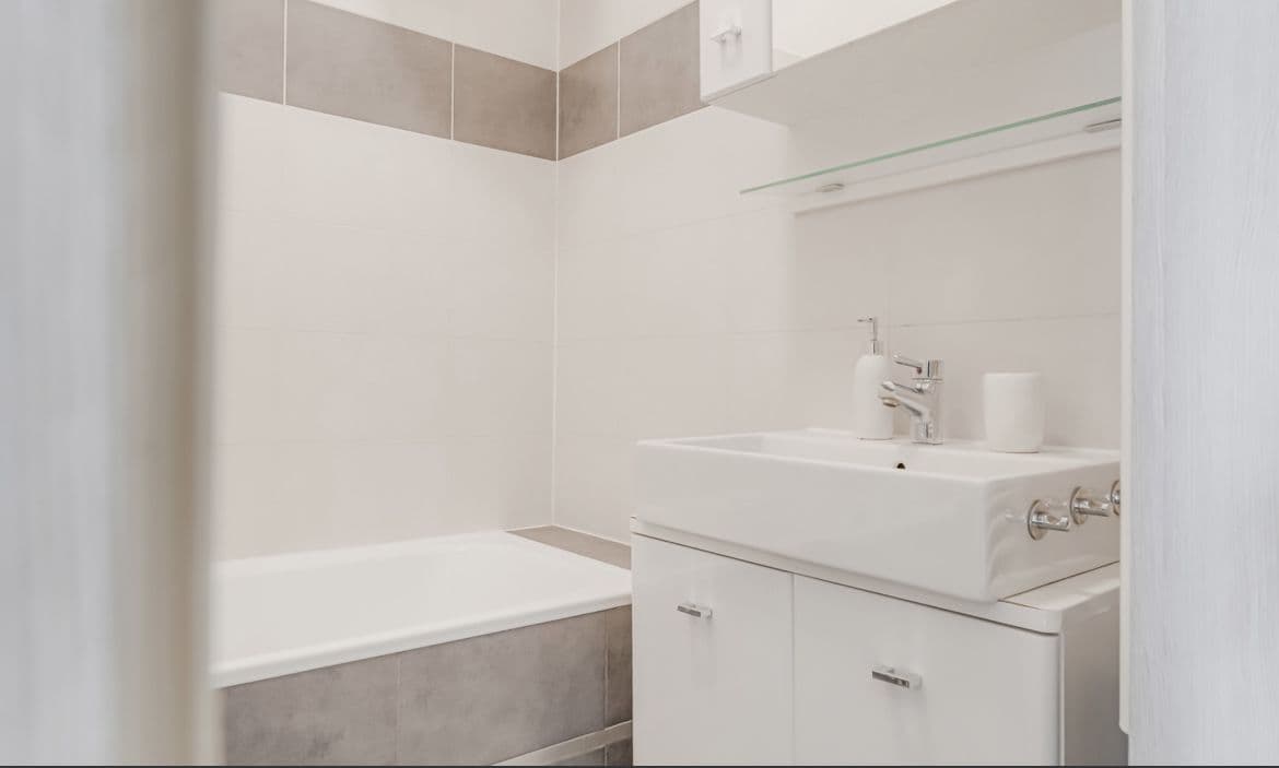 2 bedroom flat to rent, 60 m², 5. května, Prague, Prague 2 bedroom flat to rent, 60 m², 5. května, Prague, Prague