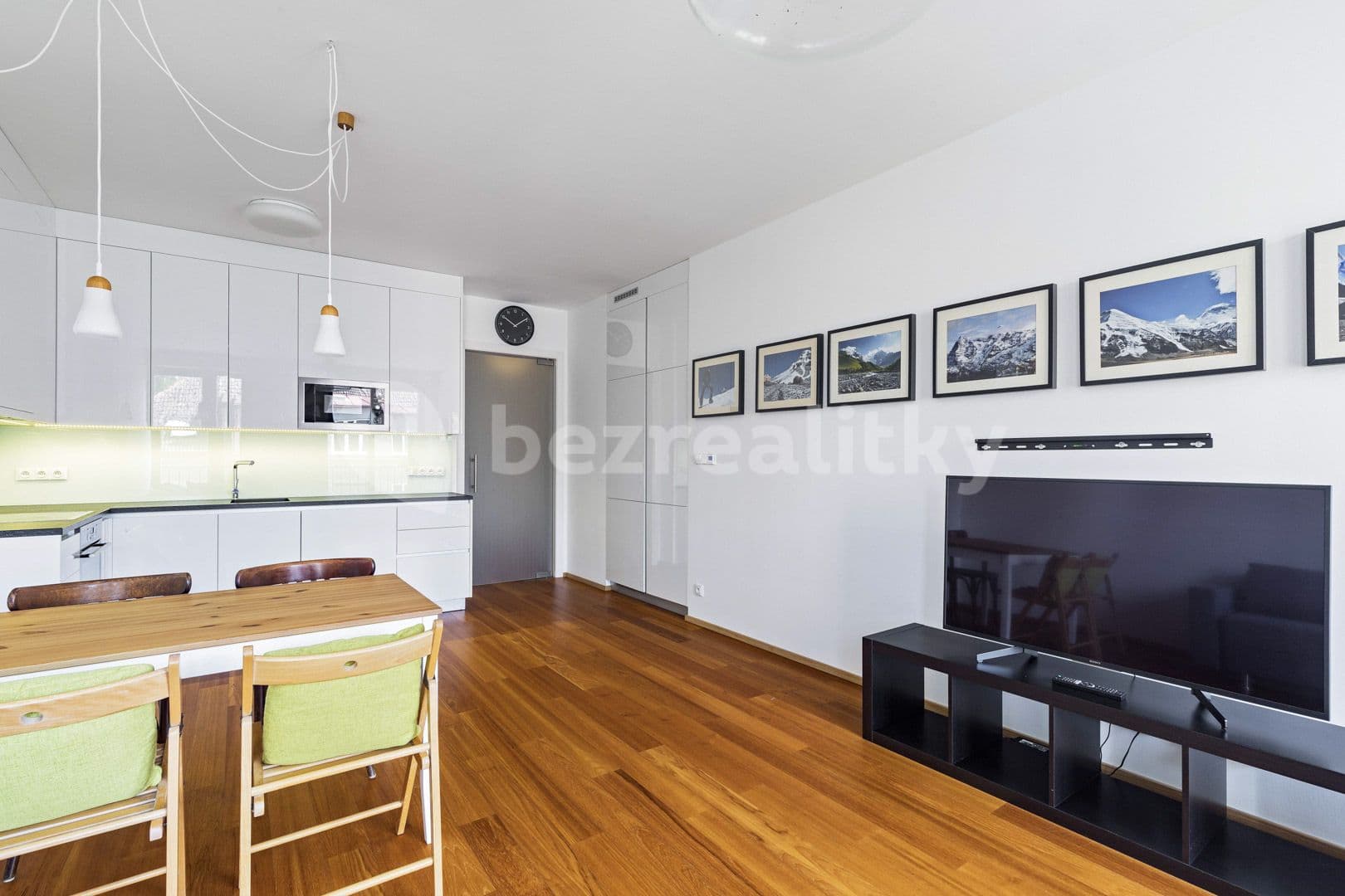 1 bedroom with open-plan kitchen flat to rent, 65 m², Bechyňova, Prague, Prague 1 bedroom with open-plan kitchen flat to rent, 65 m², Bechyňova, Prague, Prague