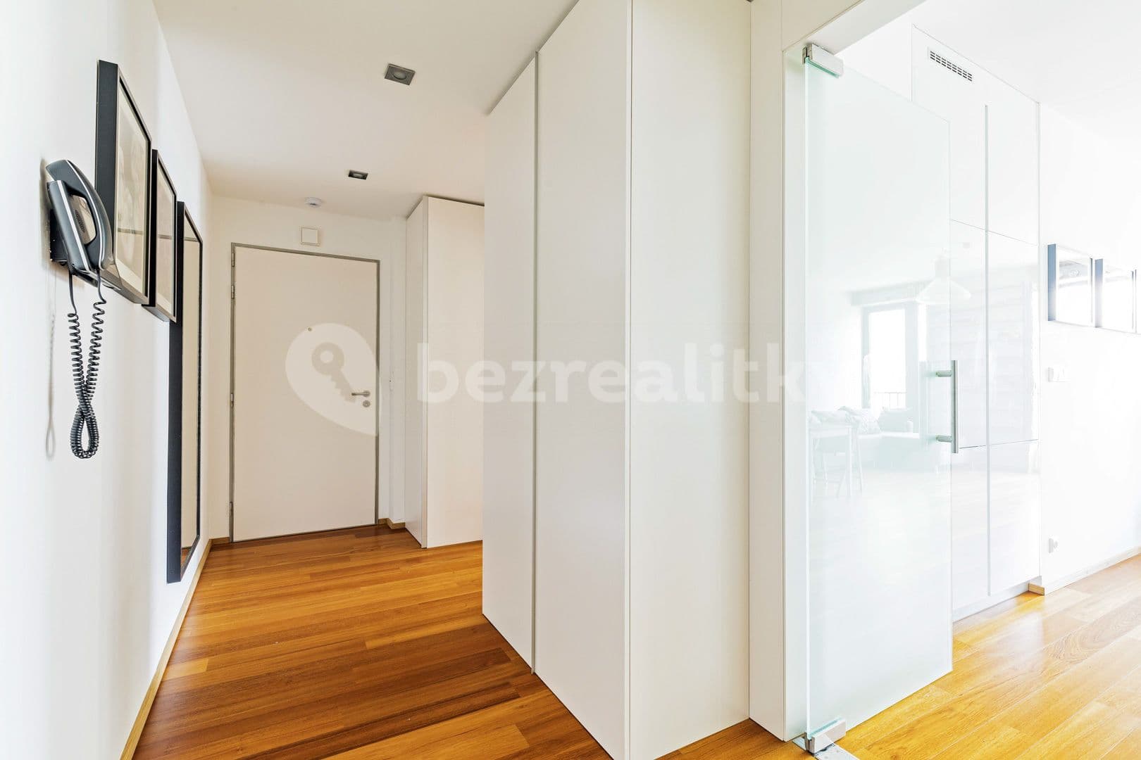 1 bedroom with open-plan kitchen flat to rent, 65 m², Bechyňova, Prague, Prague 1 bedroom with open-plan kitchen flat to rent, 65 m², Bechyňova, Prague, Prague