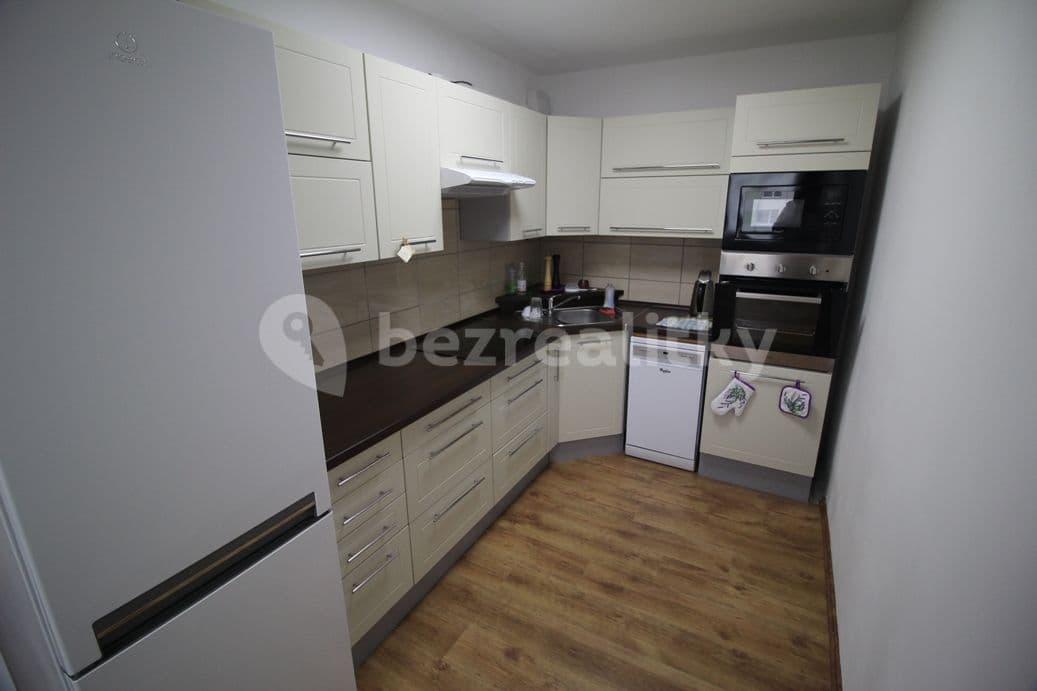 2 bedroom with open-plan kitchen flat to rent, 65 m², Hrudičkova, Prague, Prague