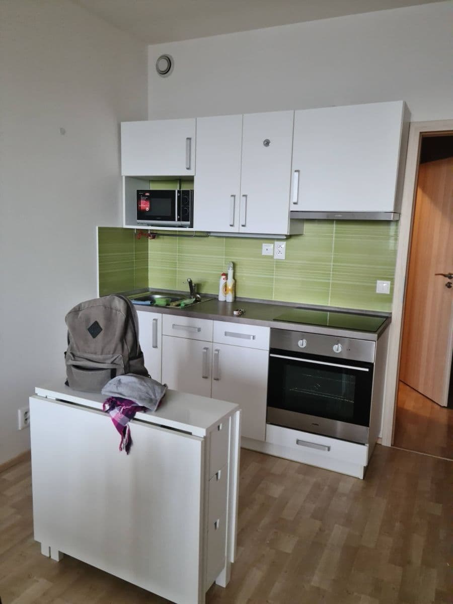 Studio flat to rent, 33 m², Freyova, Prague, Prague Studio flat to rent, 33 m², Freyova, Prague, Prague