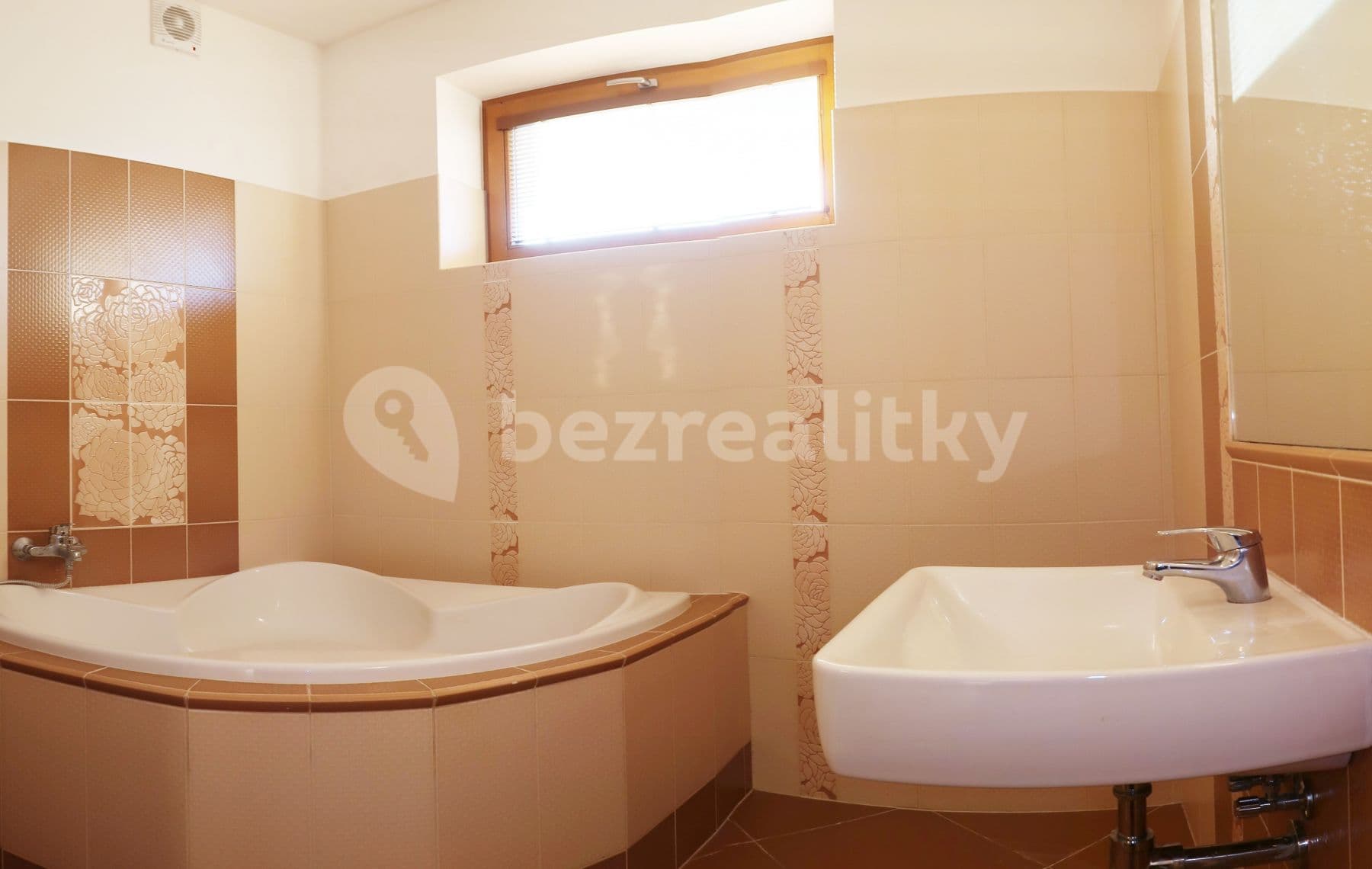 2 bedroom with open-plan kitchen flat to rent, 126 m², Jezerůvky, Brno, Jihomoravský Region 2 bedroom with open-plan kitchen flat to rent, 126 m², Jezerůvky, Brno, Jihomoravský Region