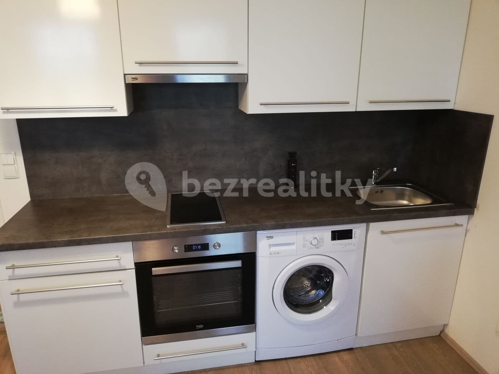 Studio flat to rent, 31 m², Koněvova, Prague, Prague Studio flat to rent, 31 m², Koněvova, Prague, Prague