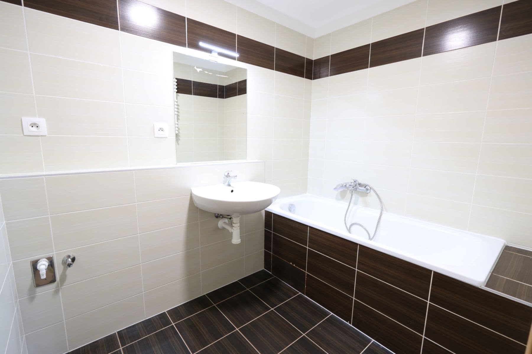 1 bedroom with open-plan kitchen flat to rent, 69 m², U Vodojemu, Brandýs nad Labem-Stará Boleslav, Středočeský Region 1 bedroom with open-plan kitchen flat to rent, 69 m², U Vodojemu, Brandýs nad Labem-Stará Boleslav, Středočeský Region