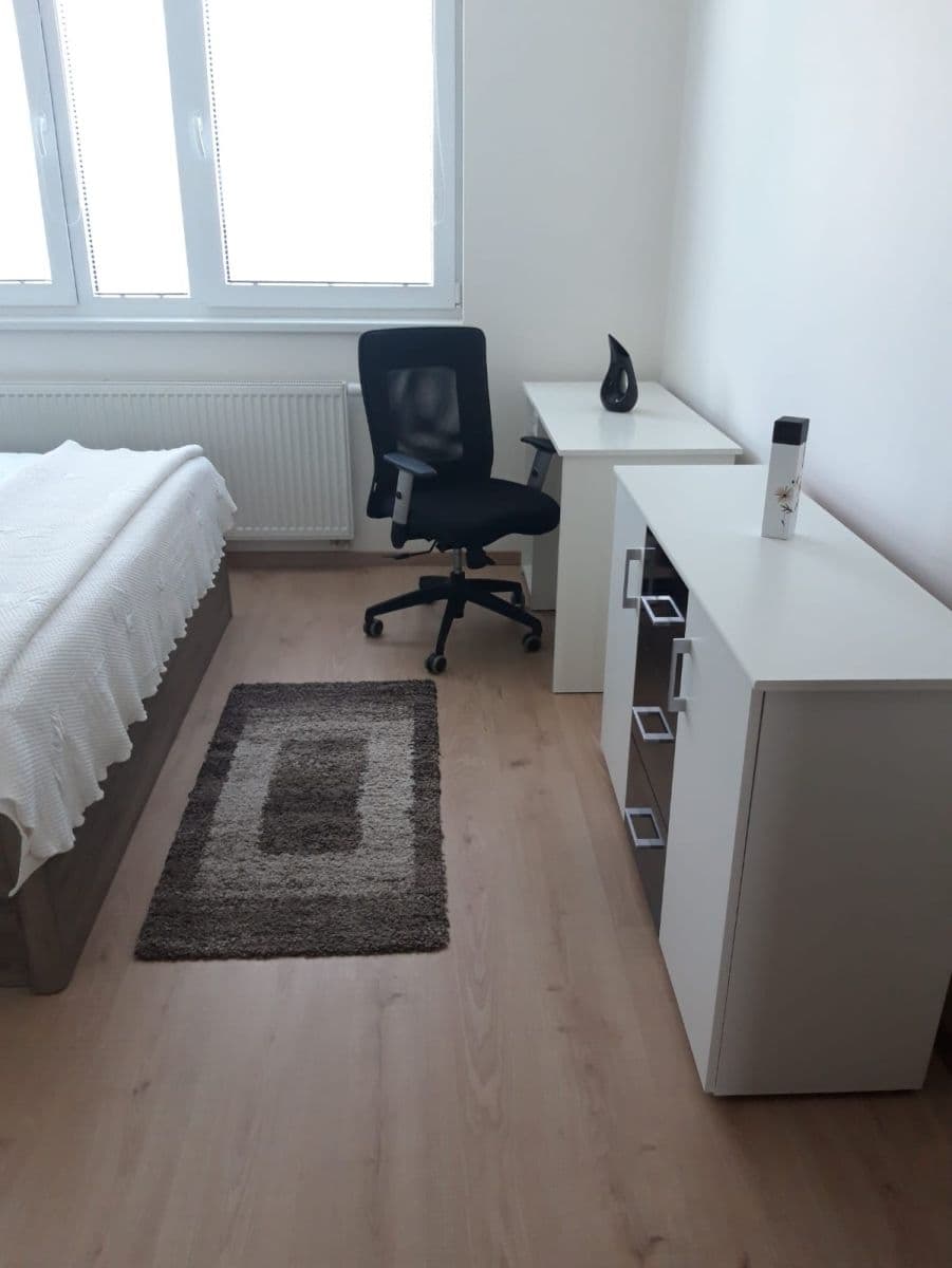 1 bedroom with open-plan kitchen flat to rent, 61 m², Petržílkova, Prague, Prague 1 bedroom with open-plan kitchen flat to rent, 61 m², Petržílkova, Prague, Prague