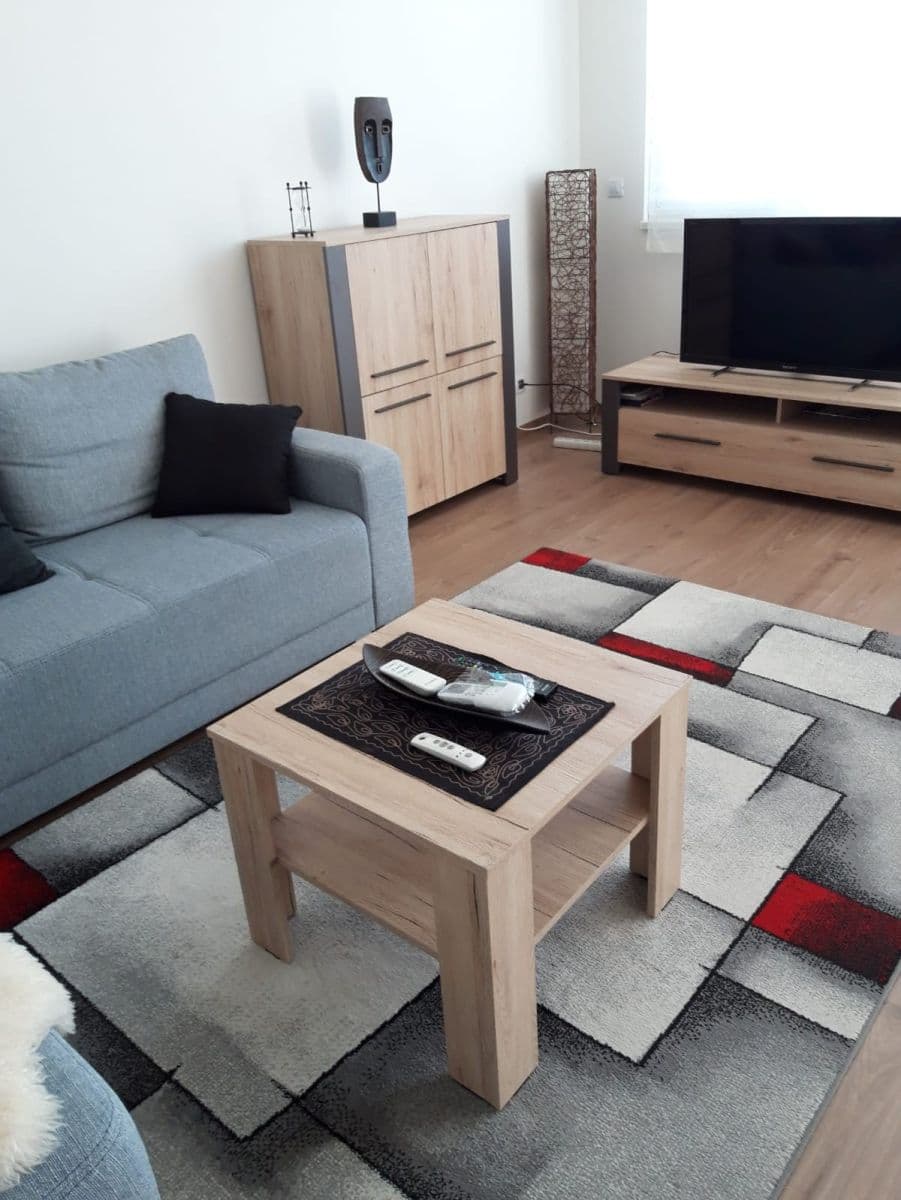 1 bedroom with open-plan kitchen flat to rent, 61 m², Petržílkova, Prague, Prague 1 bedroom with open-plan kitchen flat to rent, 61 m², Petržílkova, Prague, Prague