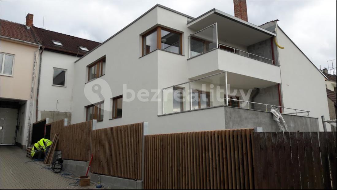 2 bedroom with open-plan kitchen flat to rent, 105 m², Horova, Brno, Jihomoravský Region