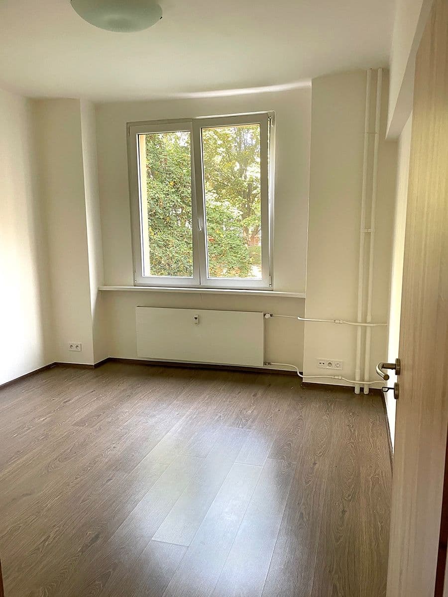 2 bedroom with open-plan kitchen flat to rent, 62 m², Jakutská, Prague, Prague 2 bedroom with open-plan kitchen flat to rent, 62 m², Jakutská, Prague, Prague