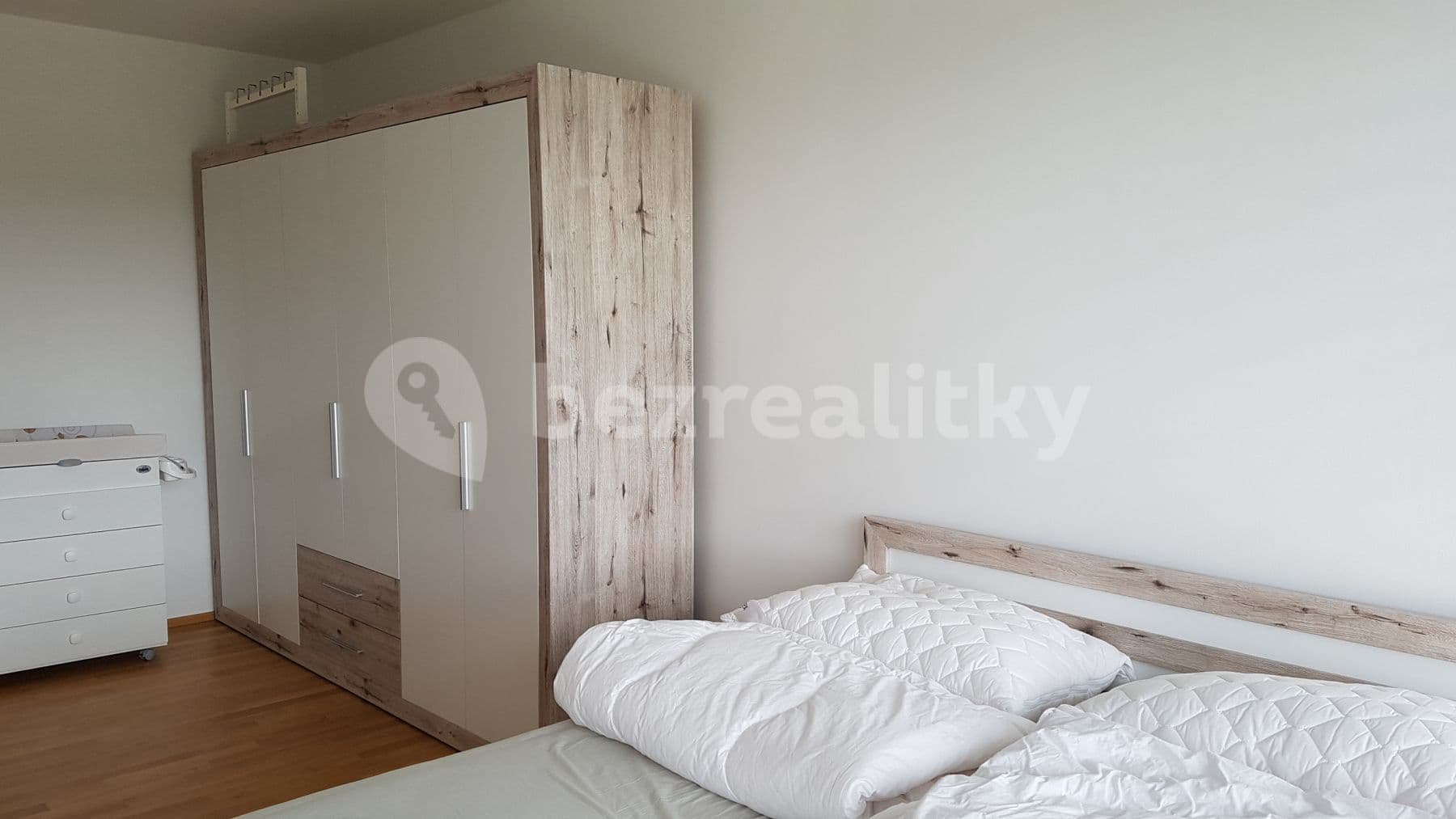 1 bedroom with open-plan kitchen flat to rent, 61 m², Mokropeská, Černošice, Středočeský Region 1 bedroom with open-plan kitchen flat to rent, 61 m², Mokropeská, Černošice, Středočeský Region
