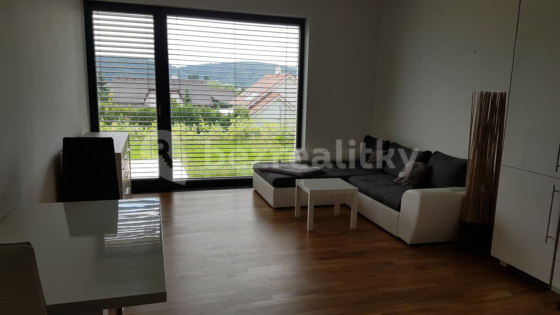 1 bedroom with open-plan kitchen flat to rent, 61 m², Mokropeská, Černošice, Středočeský Region 1 bedroom with open-plan kitchen flat to rent, 61 m², Mokropeská, Černošice, Středočeský Region
