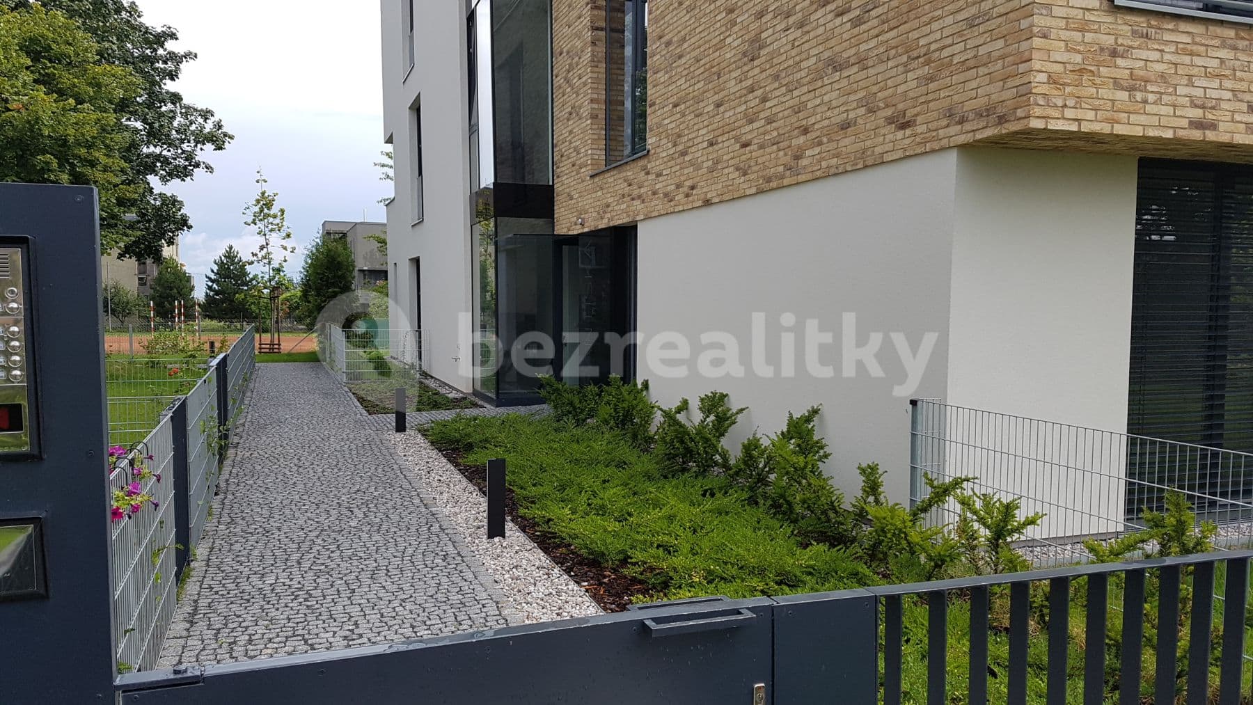 1 bedroom with open-plan kitchen flat to rent, 61 m², Mokropeská, Černošice, Středočeský Region 1 bedroom with open-plan kitchen flat to rent, 61 m², Mokropeská, Černošice, Středočeský Region